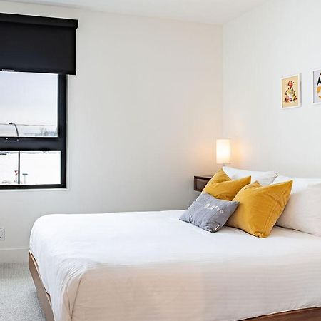 Appartement Revel In The Stoke By Revelstoke Vacations Extérieur photo