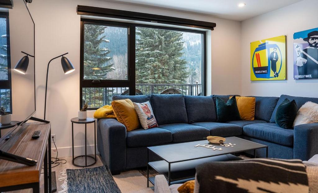 Appartement Revel In The Stoke By Revelstoke Vacations Extérieur photo
