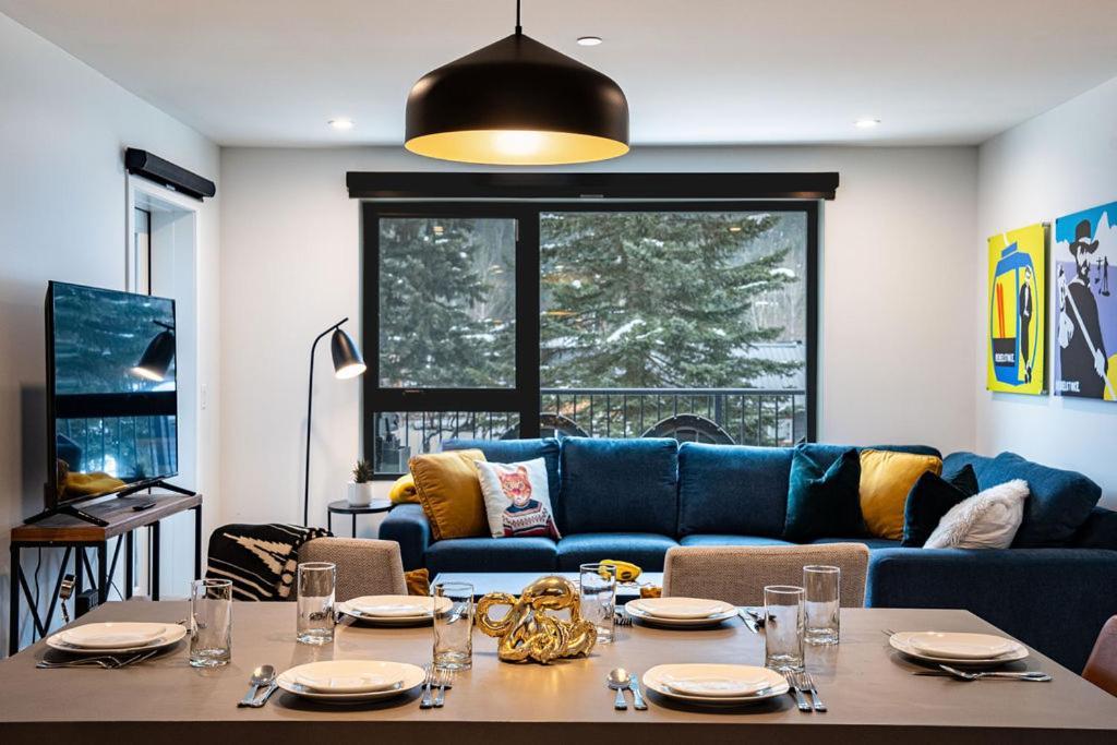 Appartement Revel In The Stoke By Revelstoke Vacations Extérieur photo