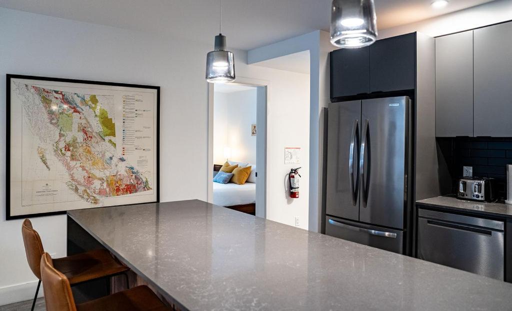 Appartement Revel In The Stoke By Revelstoke Vacations Extérieur photo